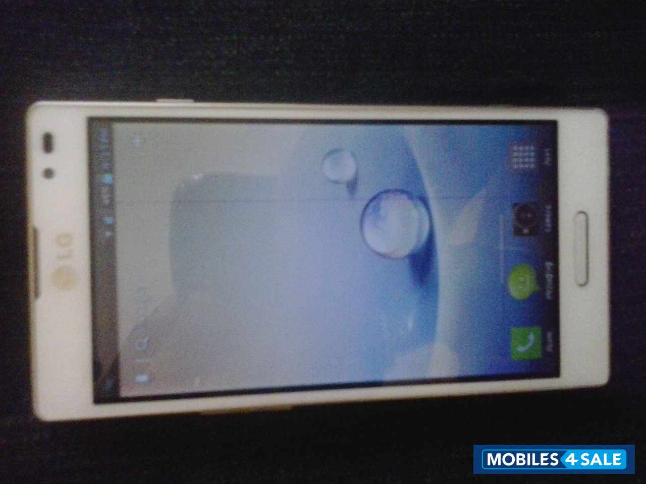 White LG Optimus L9 P765