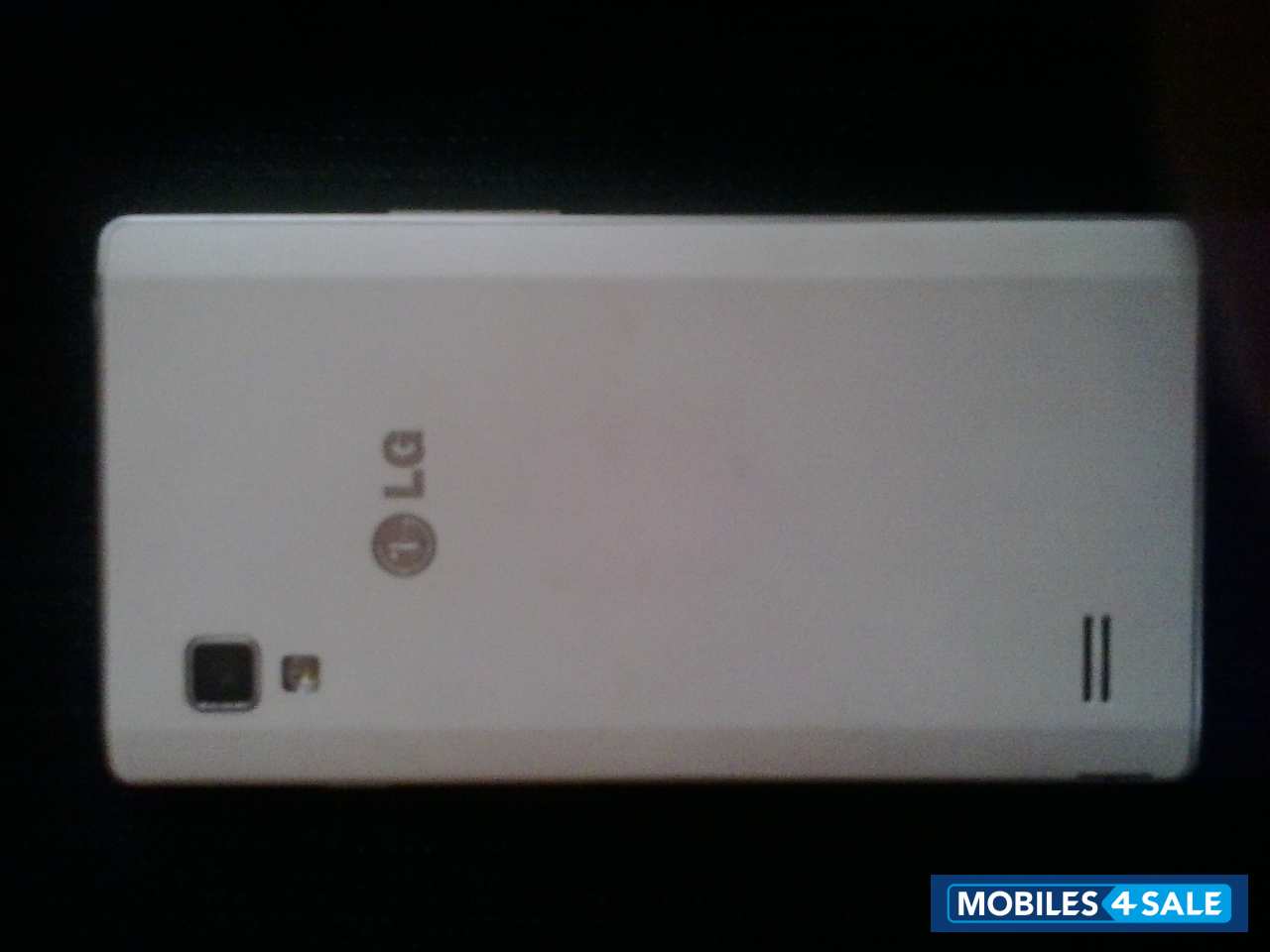 White LG Optimus L9 P765