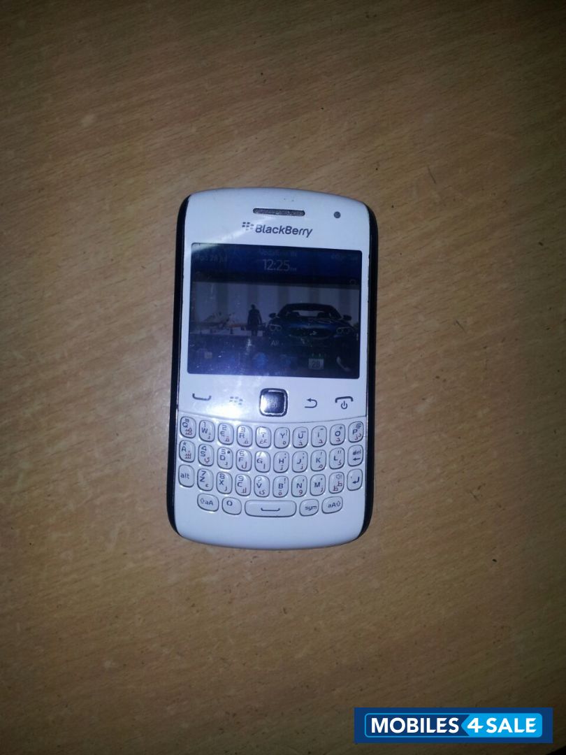 White BlackBerry Curve 9360