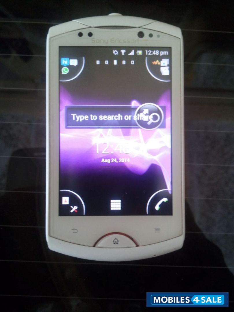 White Sony Ericsson WT19i live with walkman