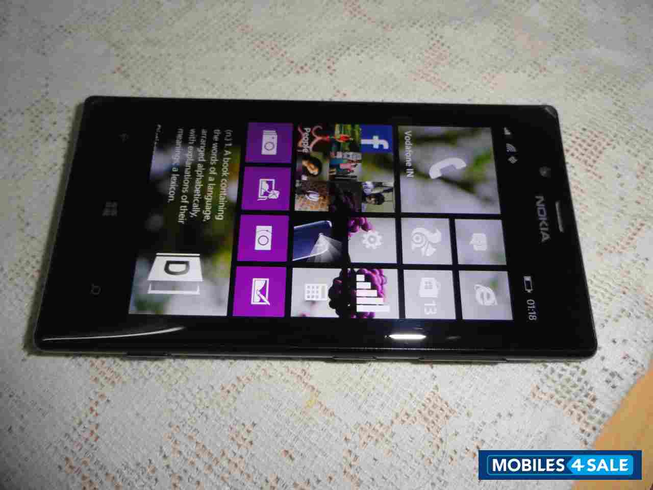 Black Nokia Lumia 720