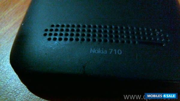 Black Nokia Lumia 710