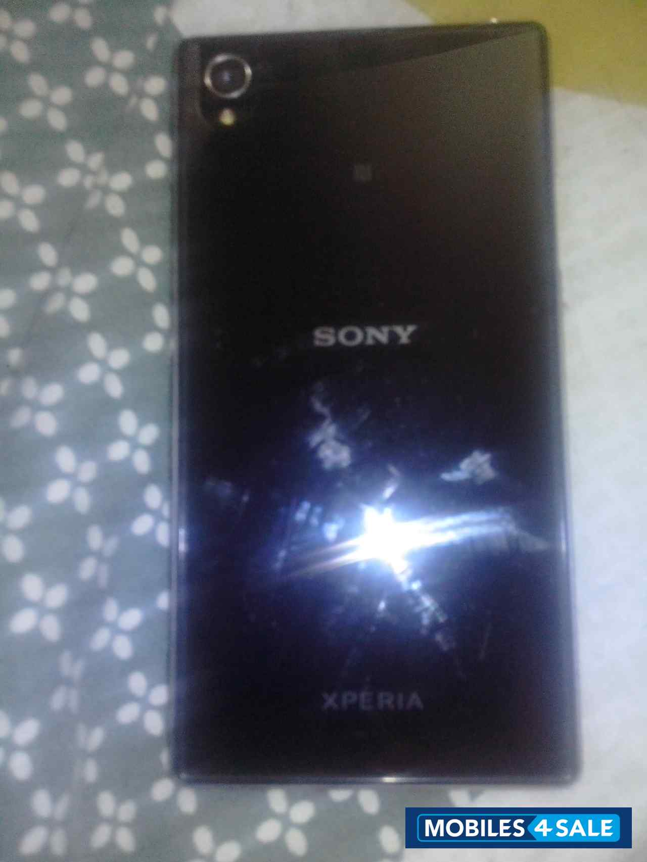 Black Sony Xperia Z1