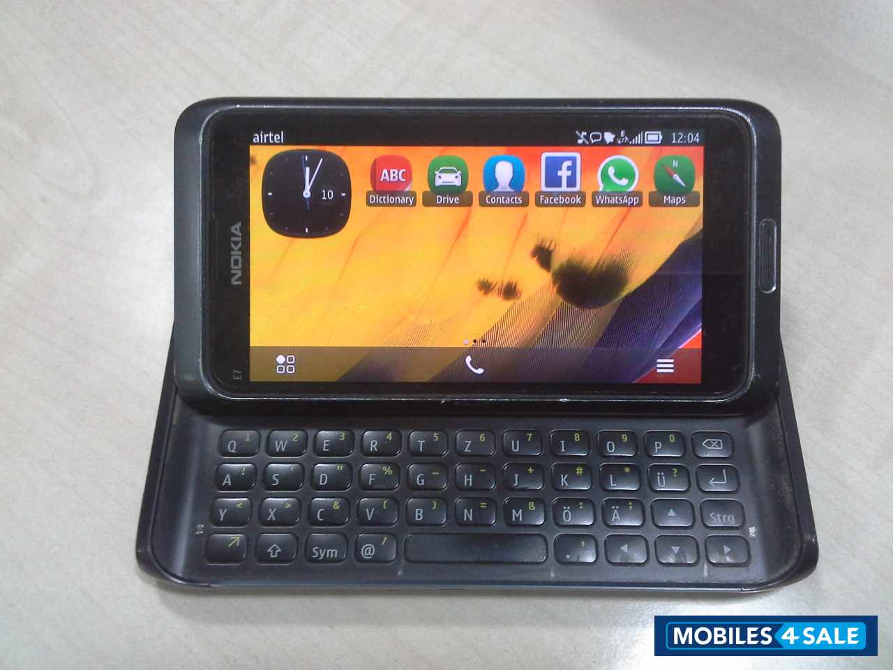 Black Nokia E7-00