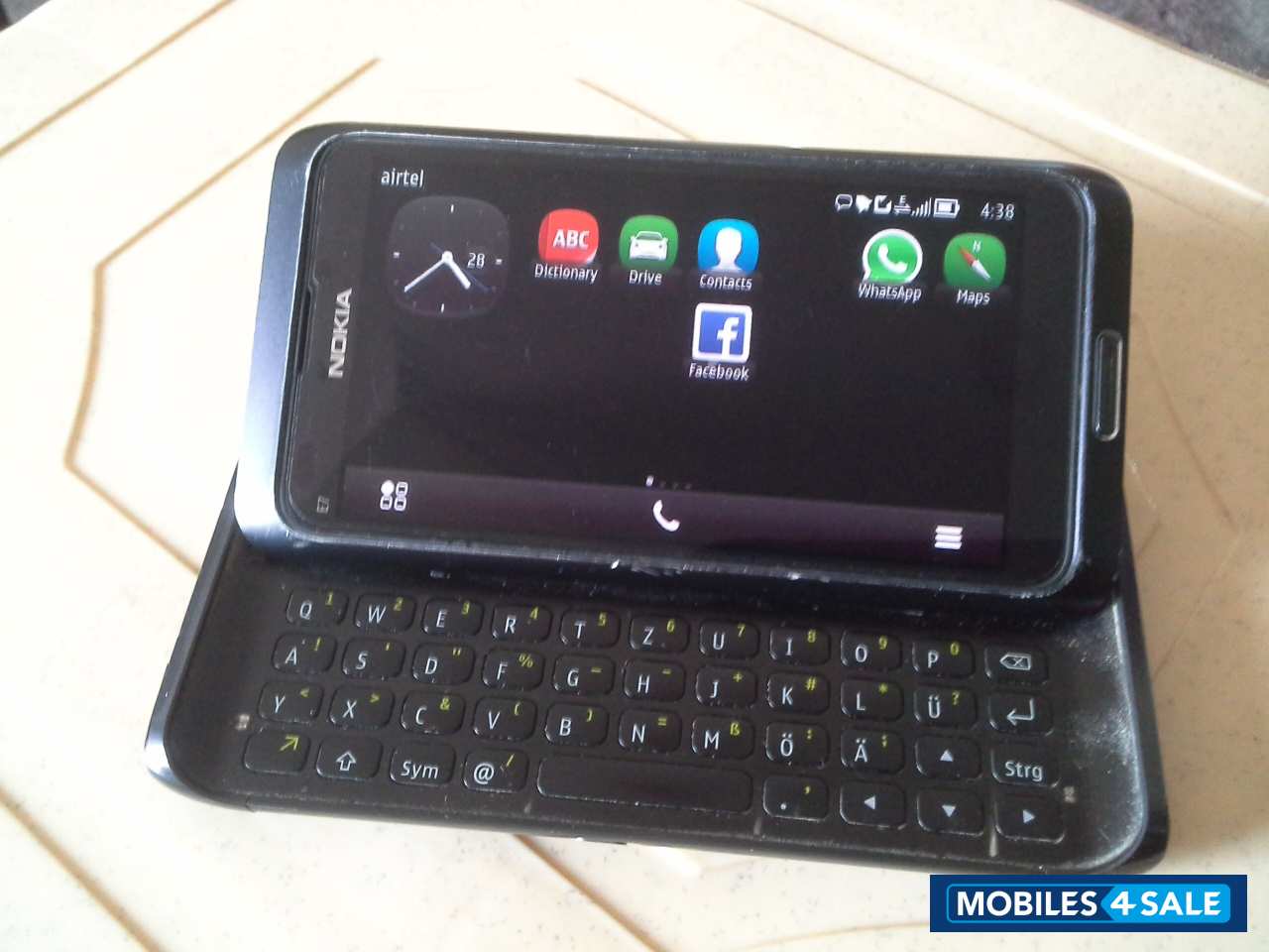 Black Nokia E7-00