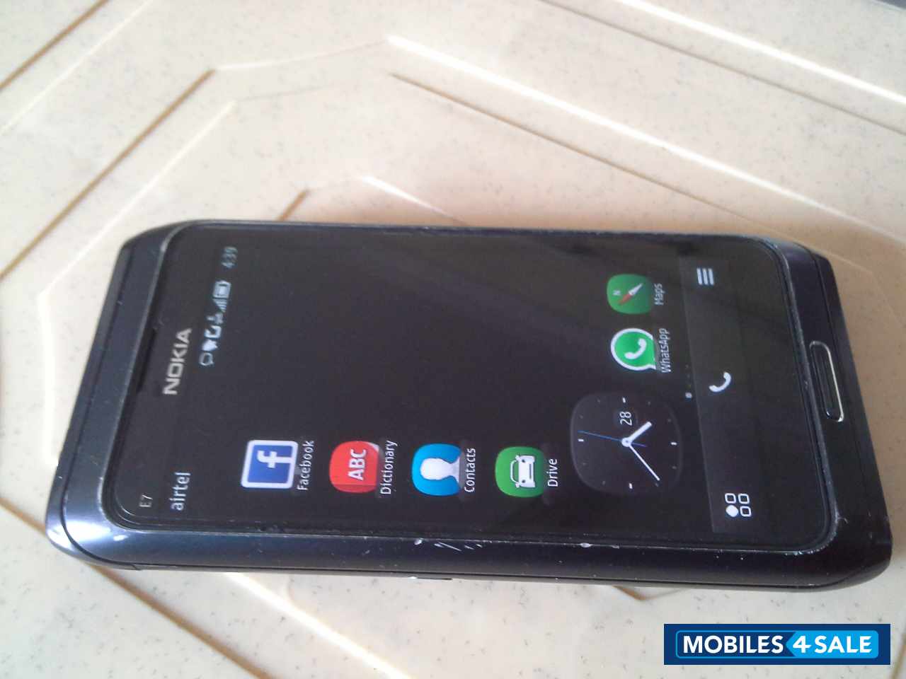 Black Nokia E7-00