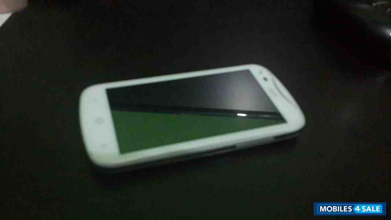 White Acer Liquid E2