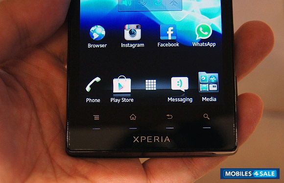 Black Sony Xperia ion