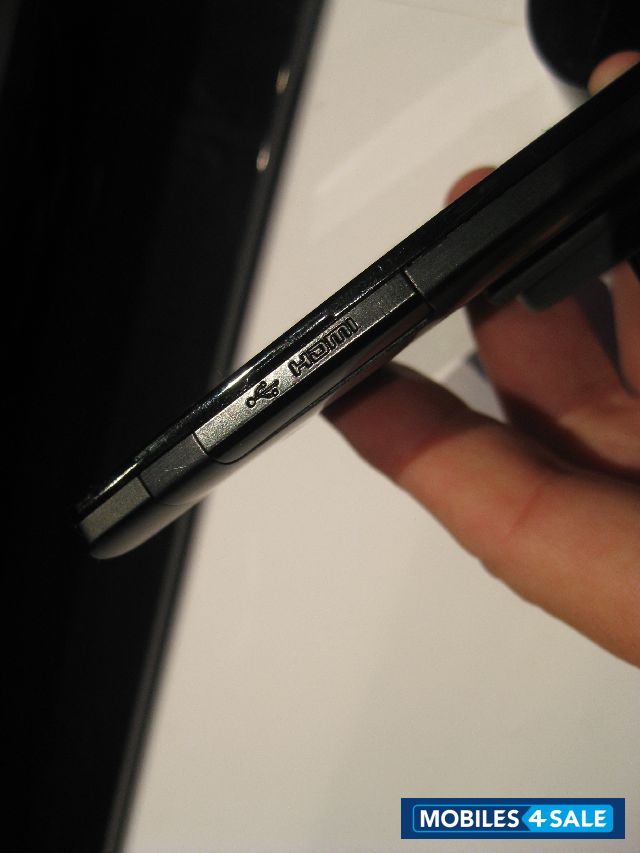 Black Sony Xperia ion