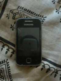 Silver-black Samsung Galaxy Y