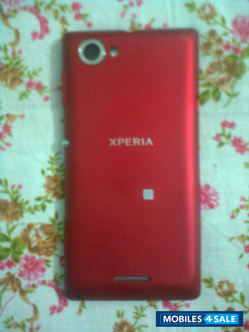 Red Sony Xperia L