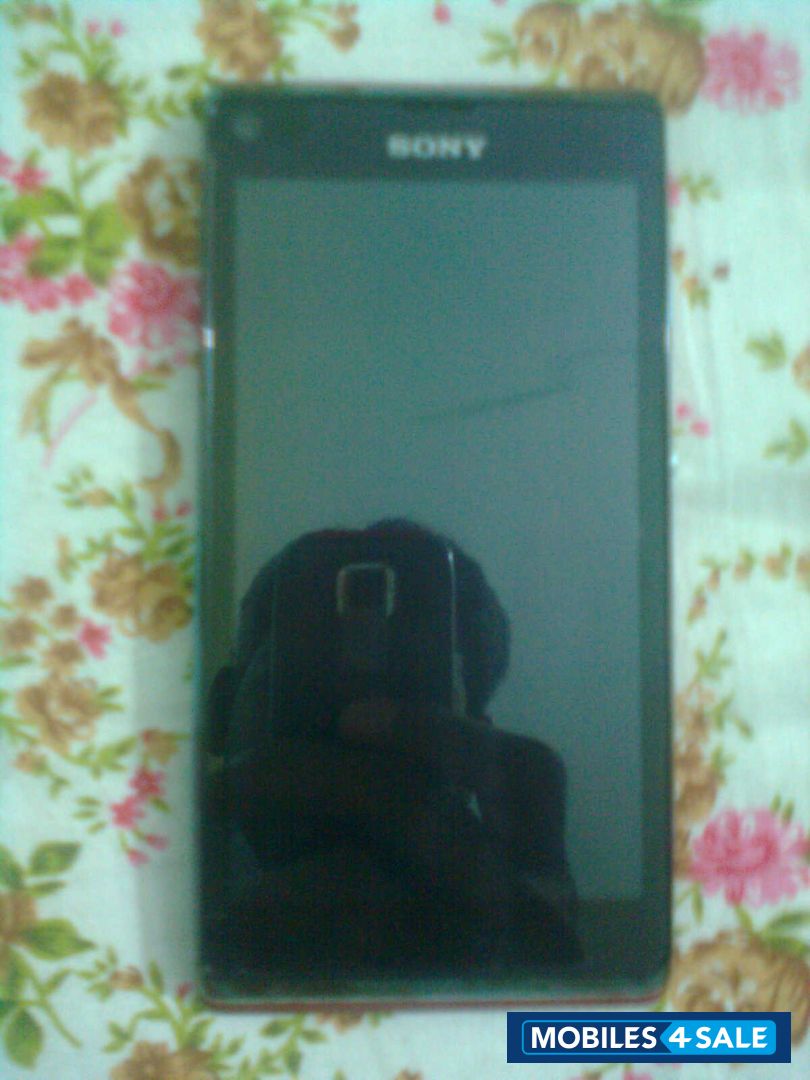 Red Sony Xperia L