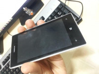 White Nokia Lumia 525