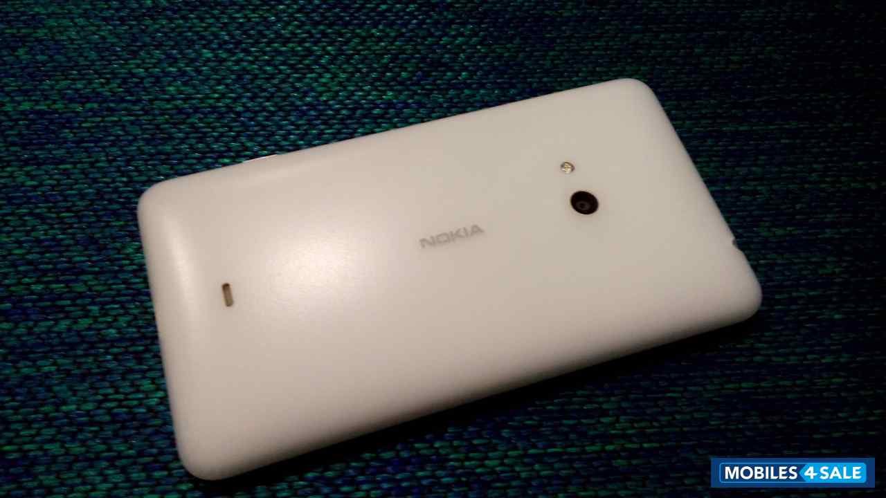 White Nokia Lumia 625