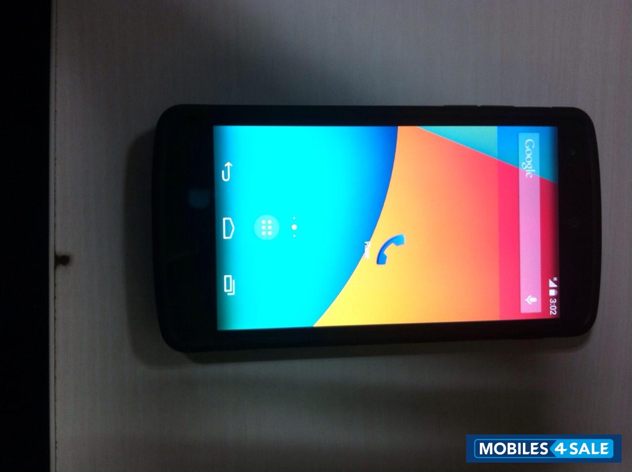 Black Google Nexus 5