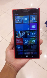 Red Nokia Lumia 1520