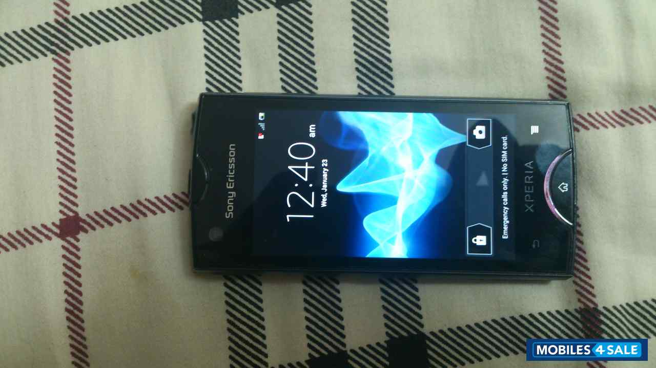 Black Sony Xperia ray