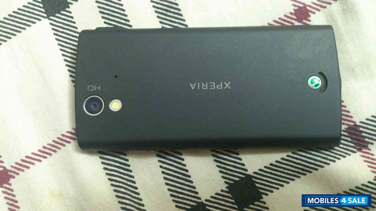 Black Sony Xperia ray