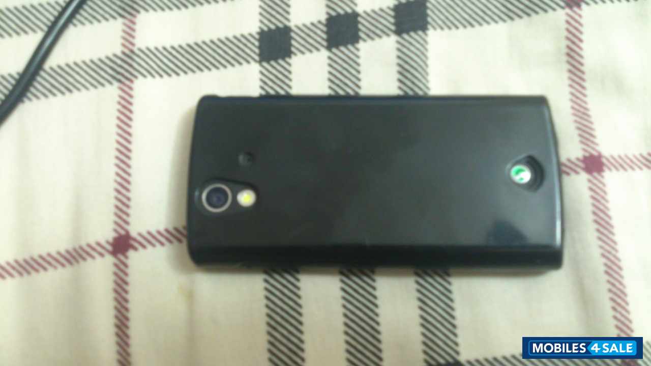 Black Sony Xperia ray