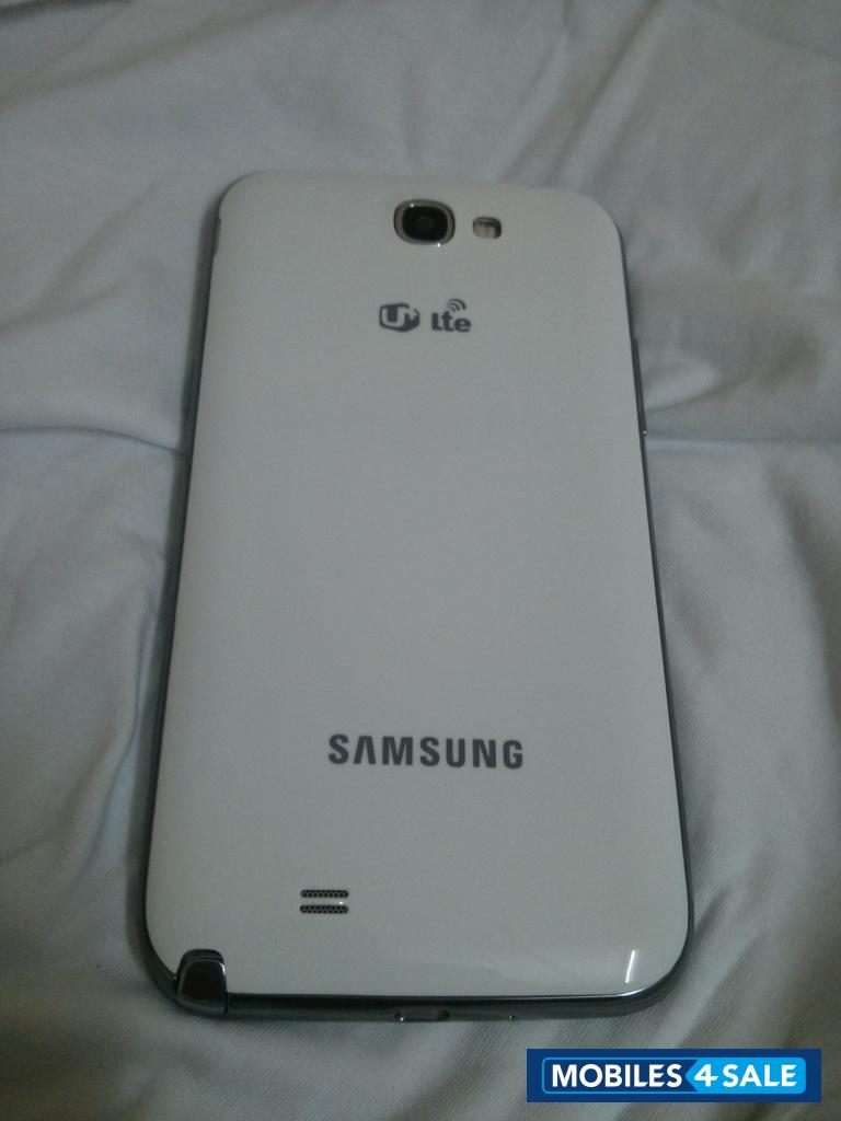 White Samsung Galaxy Note 2