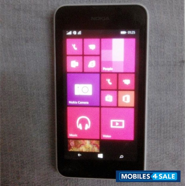 White Nokia Lumia 530