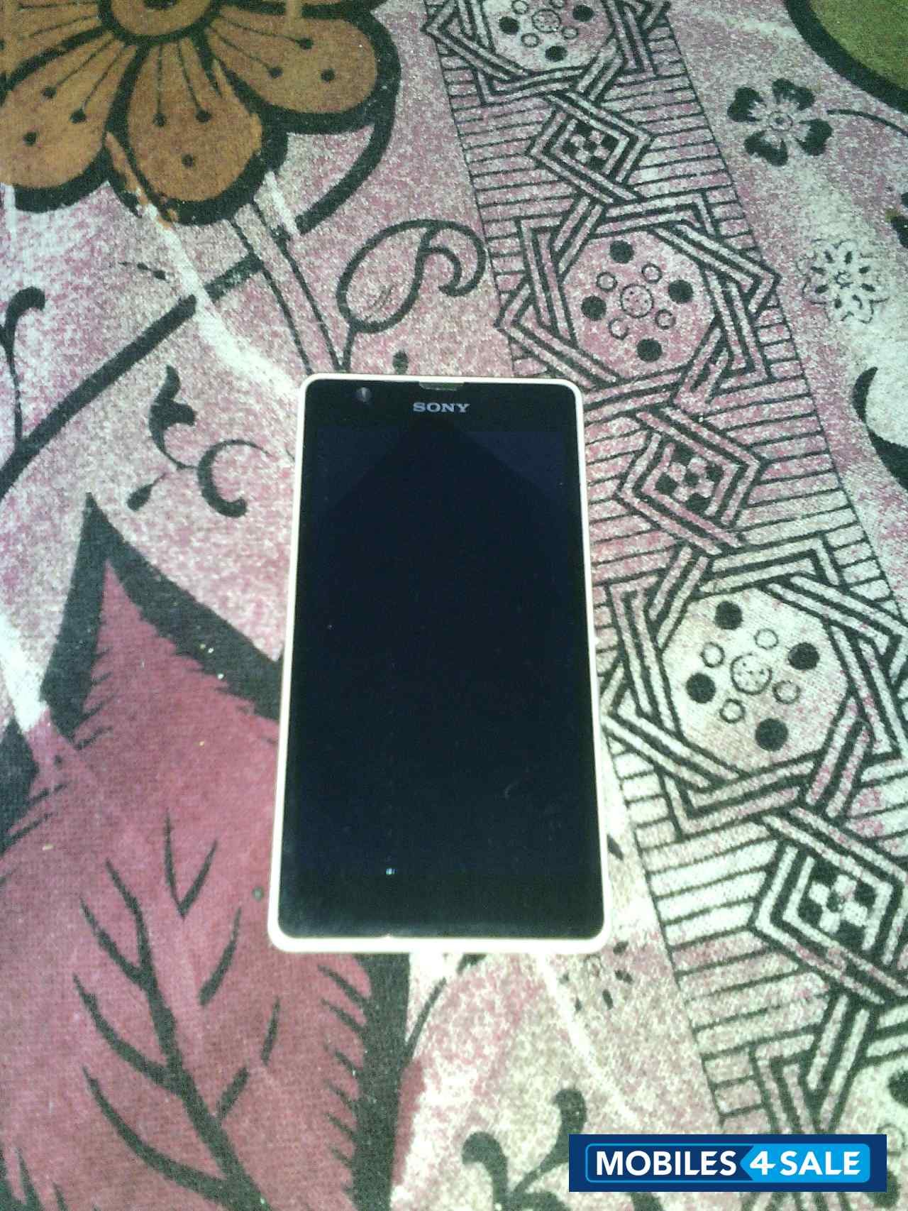 White Sony Xperia ZR