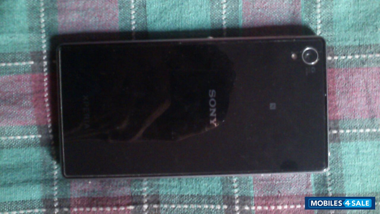 Black Sony Xperia Z1