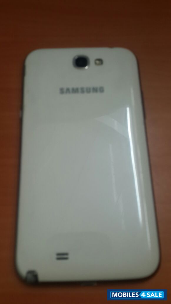 White Samsung Galaxy Note 2