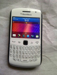 White BlackBerry Curve 9360