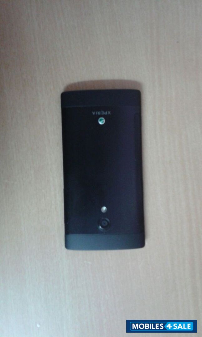 Black Sony Xperia ion