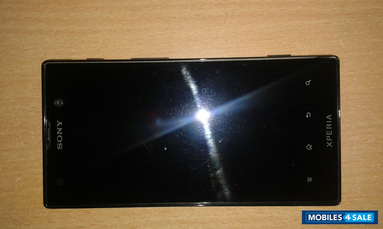 Black Sony Xperia ion