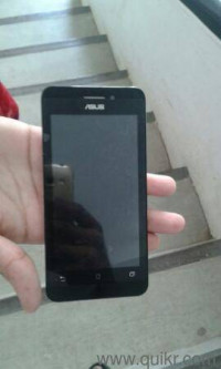 White Asus Zenfone 4