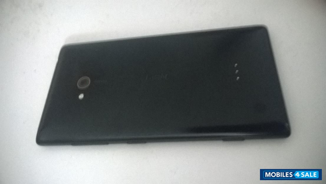 Black Nokia Lumia 720