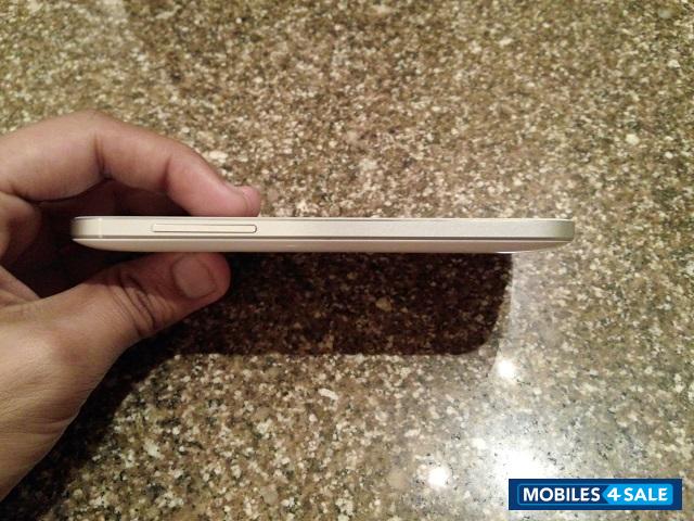 White Micromax Canvas 4 A210