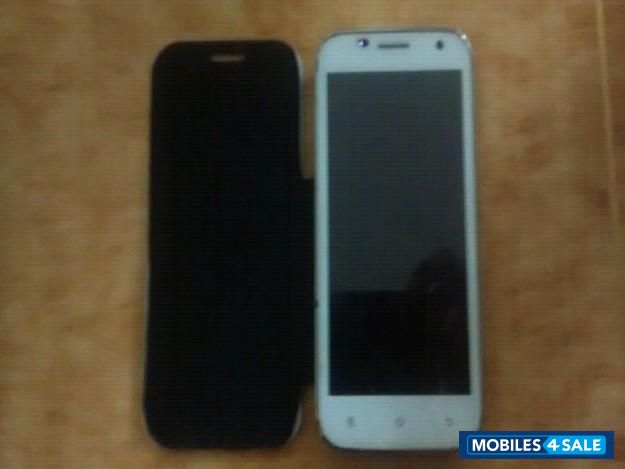 White Karbonn S2 Titanium