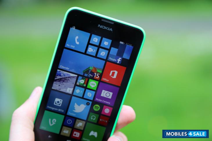 Black Nokia Lumia 630