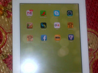 White Apple iPad2