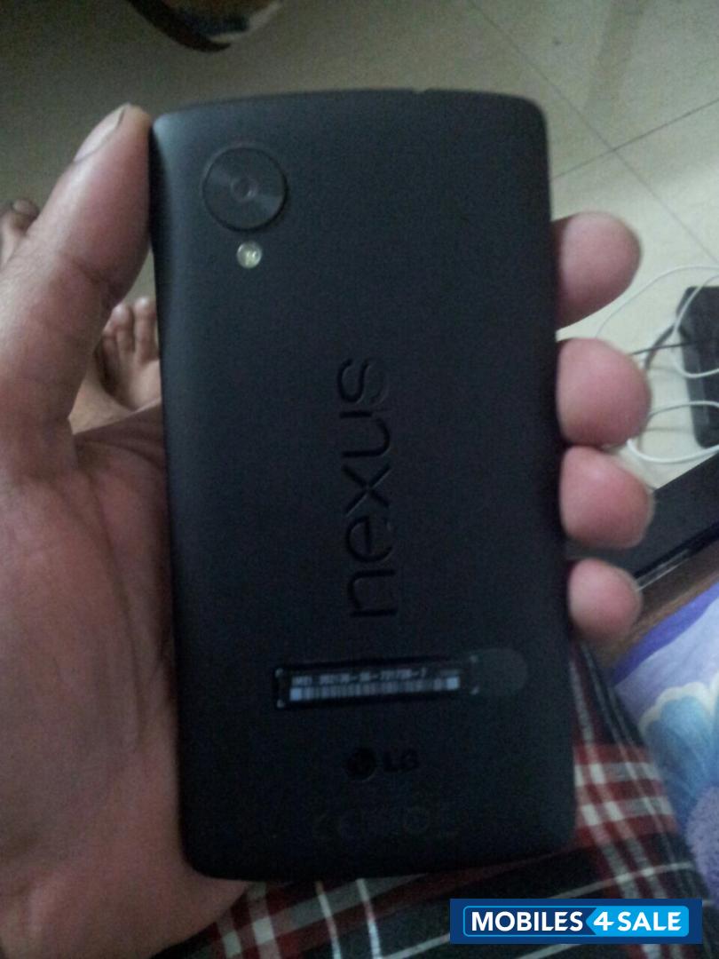 Black Google Nexus 5