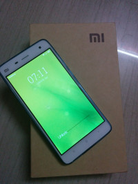 White Xiaomi MI-4