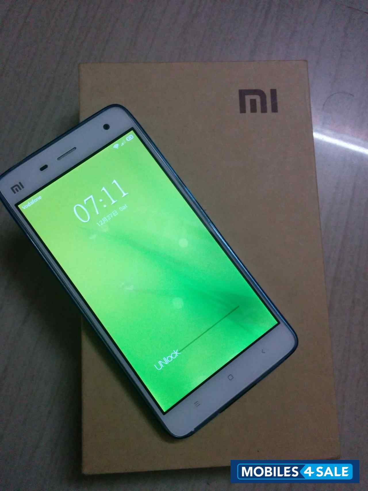 White Xiaomi MI-4