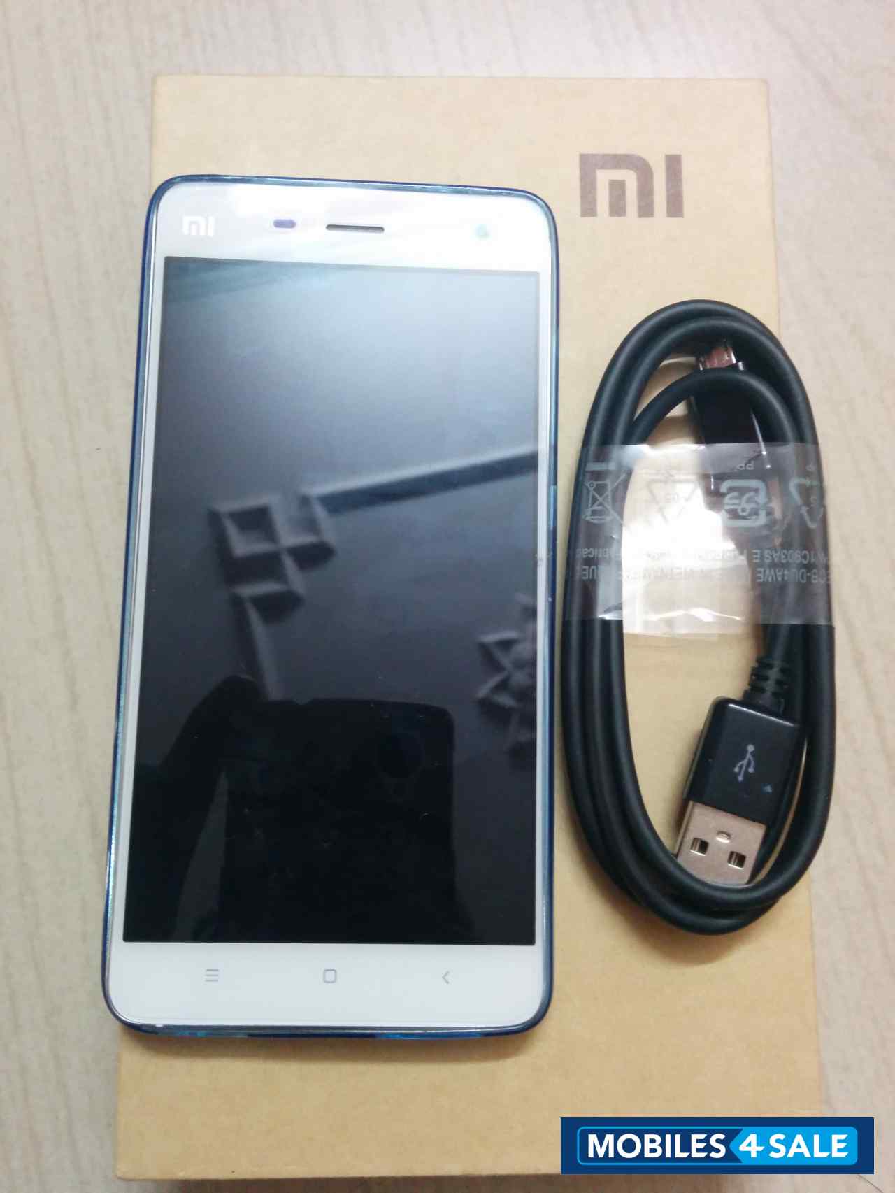 White Xiaomi MI-4