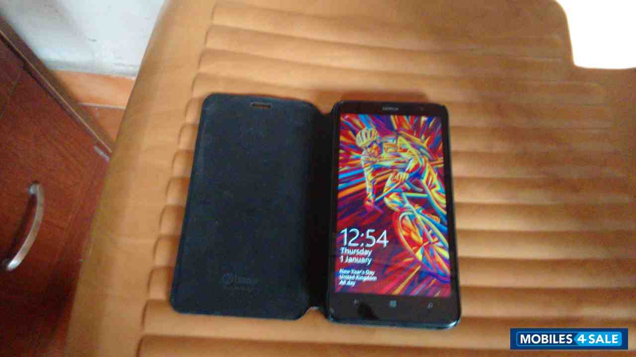 Black Nokia Lumia 1320