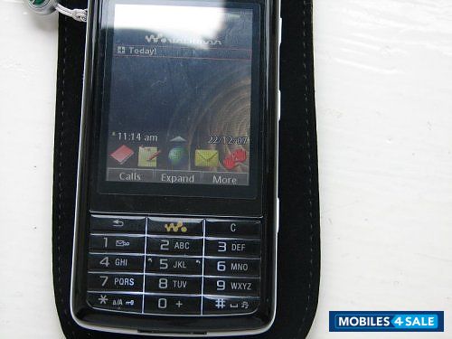 Black Sony Ericsson W960