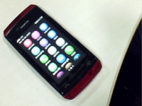 Red Nokia Asha 305