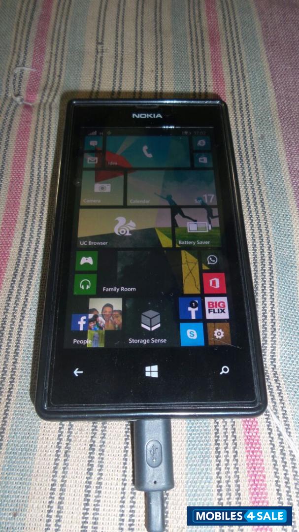 Black Nokia Lumia 525