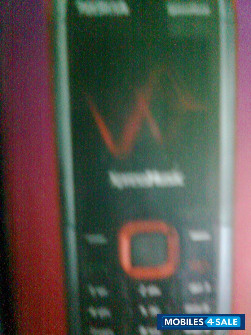 Red Nokia XpressMusic 5130