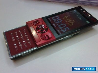 Red Sony Ericsson W705