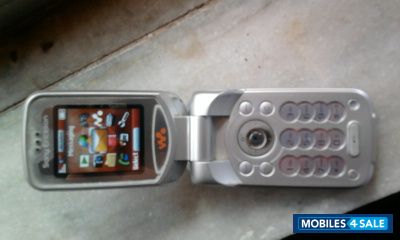 Black Sony Ericsson W300