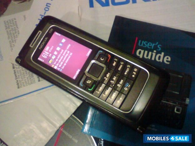 Mocha Brown Nokia E90 Communicator