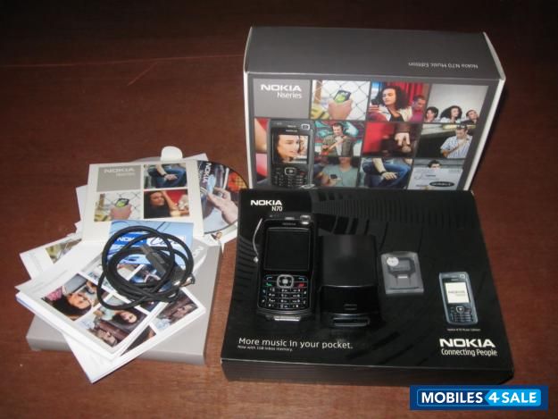 Black Nokia N70 Music Edition